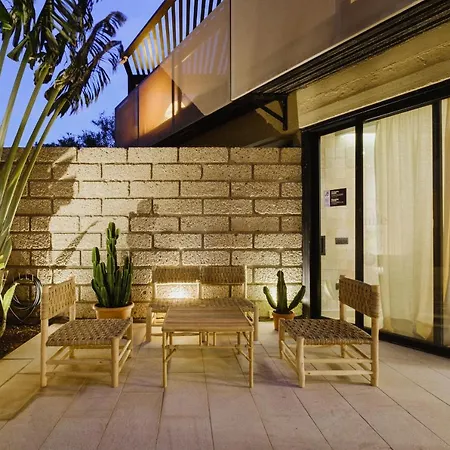 11 Homes Apartment