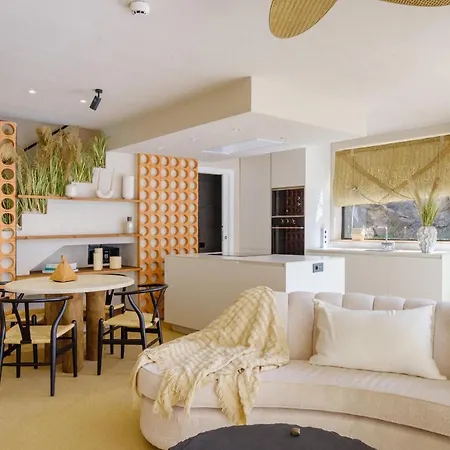 Apartment 11 Homes *