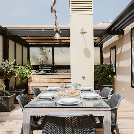 11 Homes Apartment *